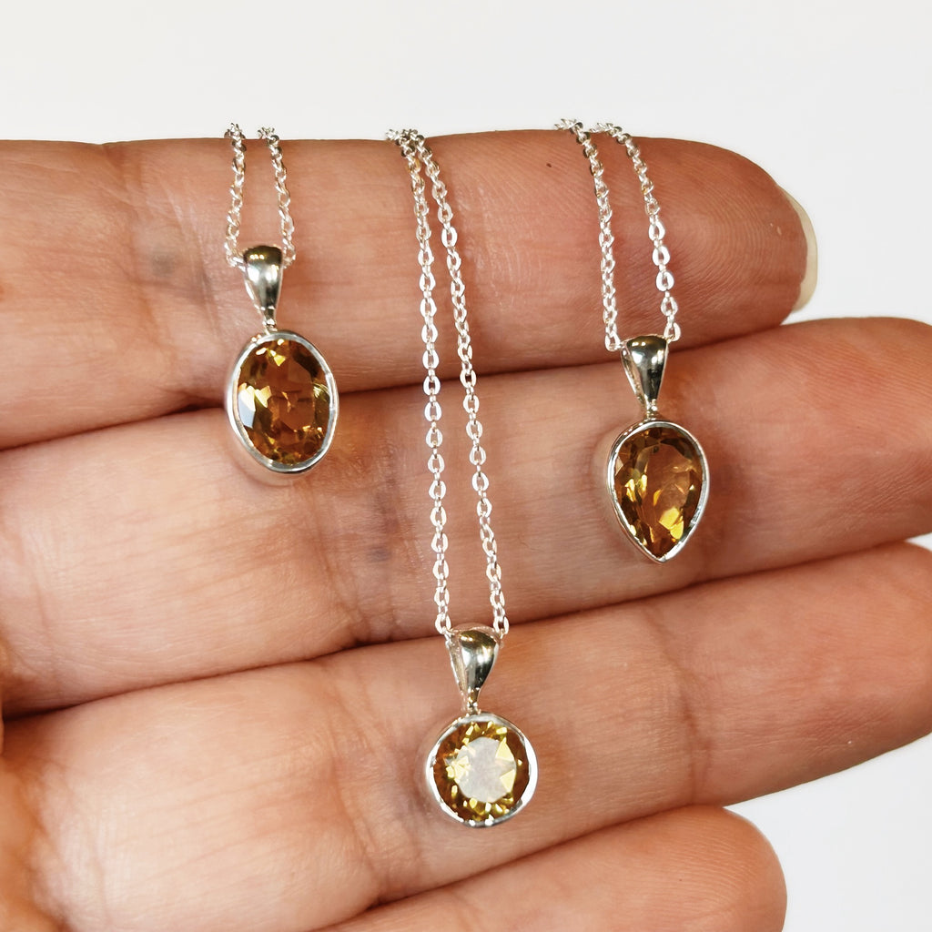Citrine necklace with small stone