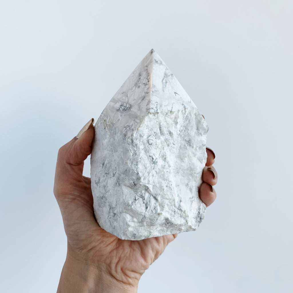 Howlite tower